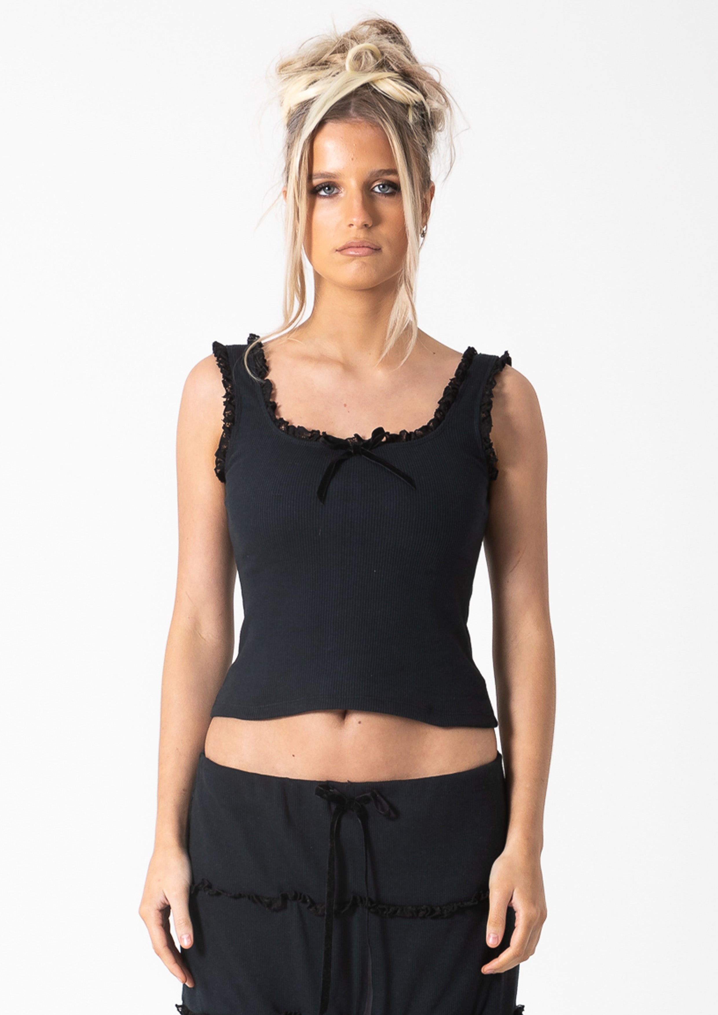 POSIE SINGLET - BLACK