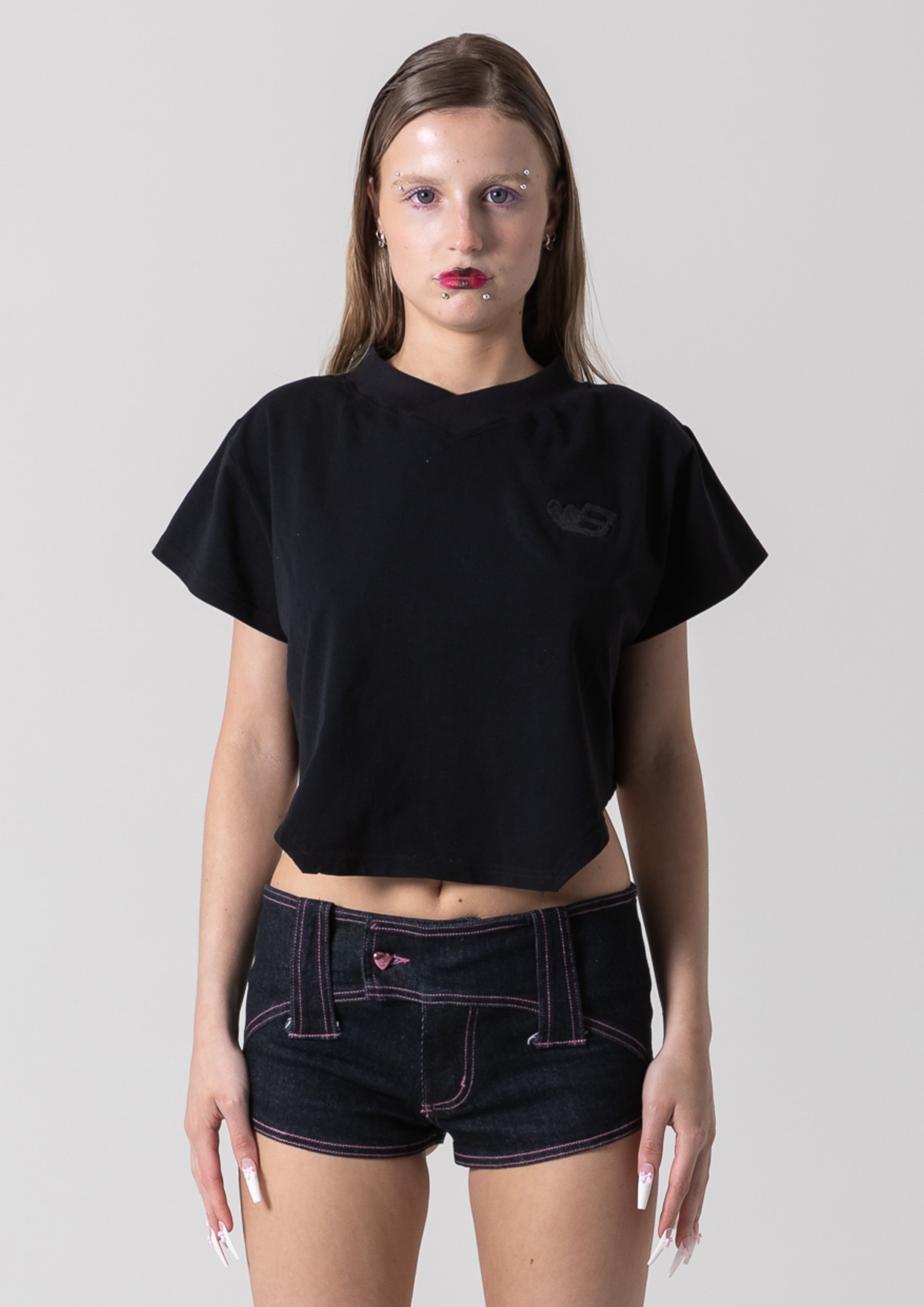 ALEXIS TEE - BLACK