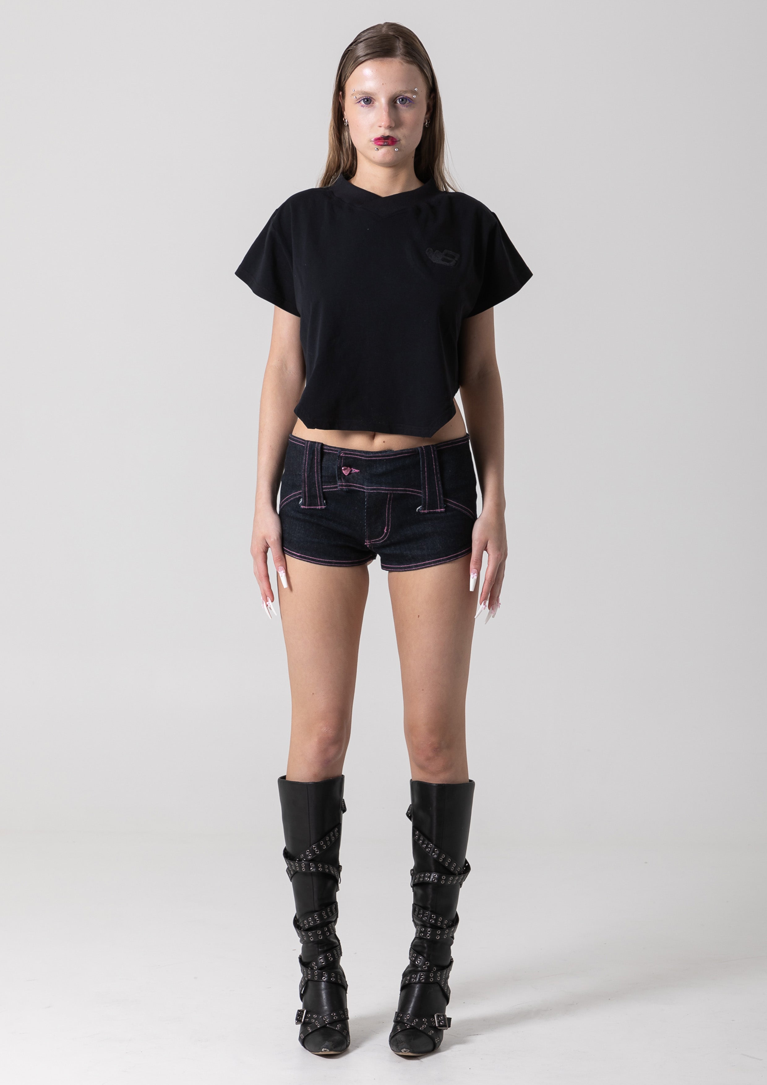 ALEXIS TEE - BLACK