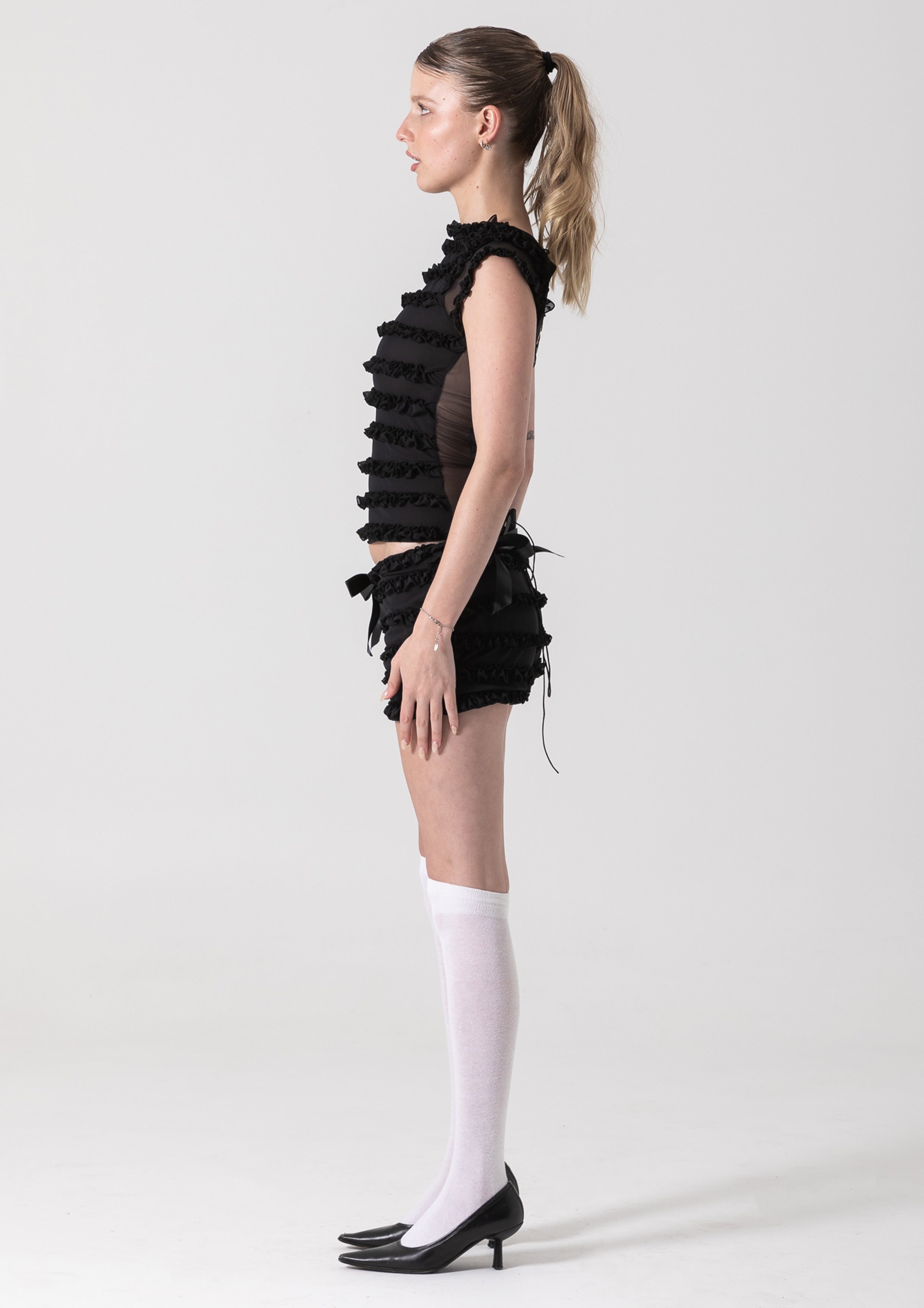 AMELIA RUFFLE TEE - BLACK