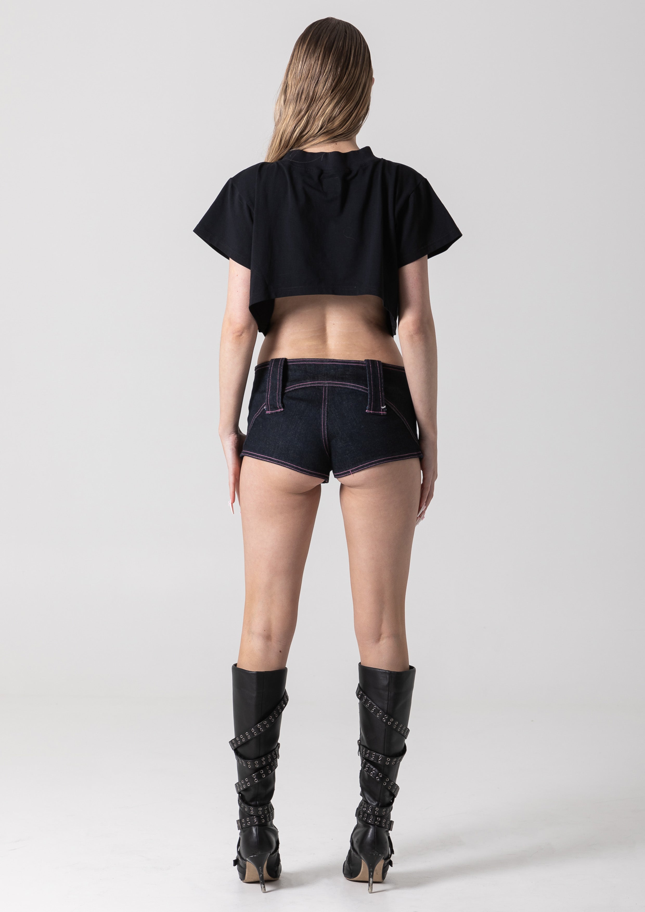 ALEXIS TEE - BLACK