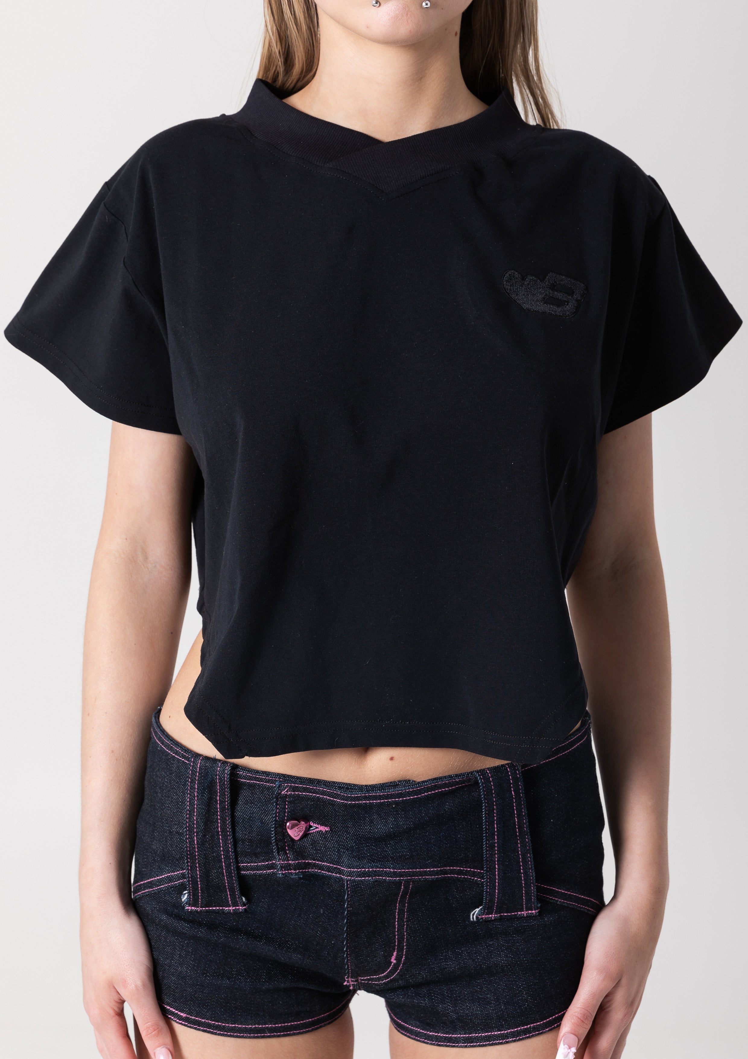 ALEXIS TEE - BLACK