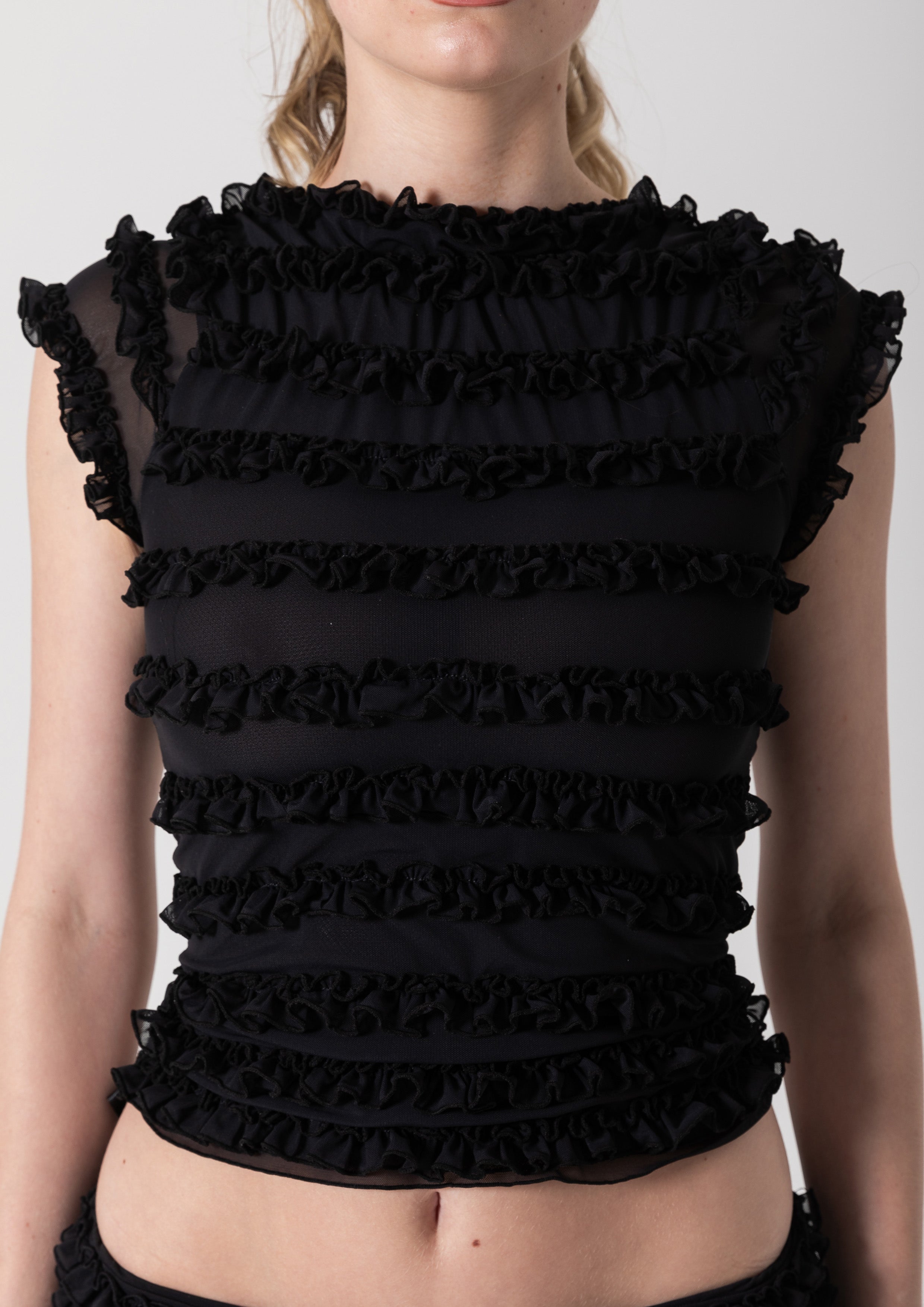 AMELIA RUFFLE TEE - BLACK