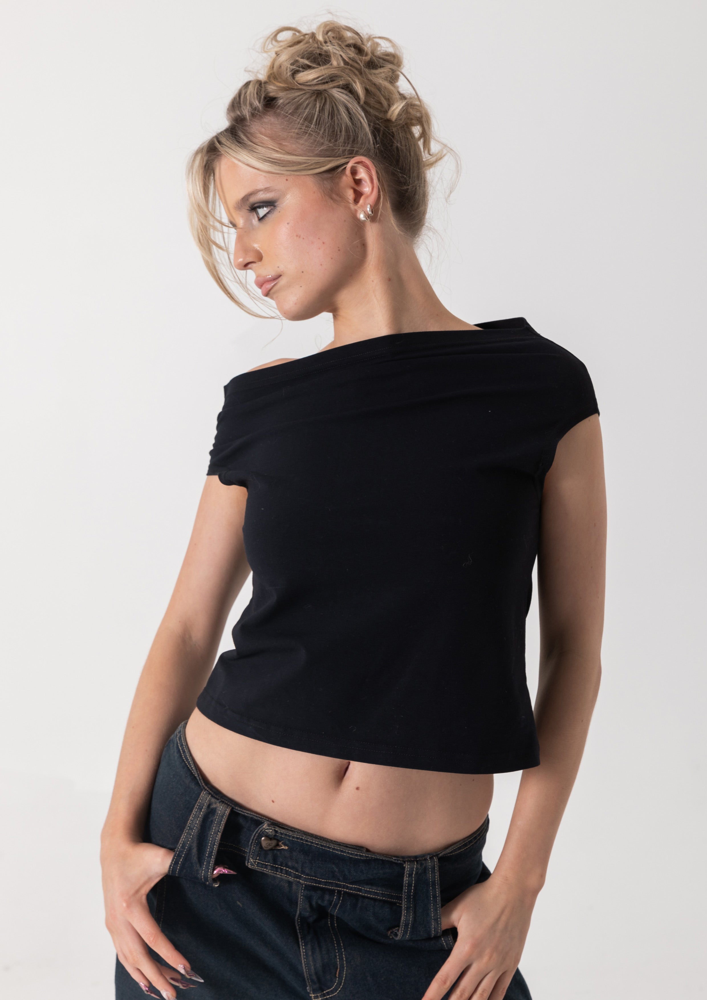 SARA TOP - BLACK